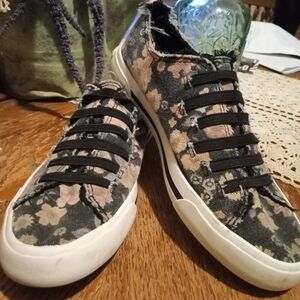 Rocket Dog Floral Canvas Sneakers